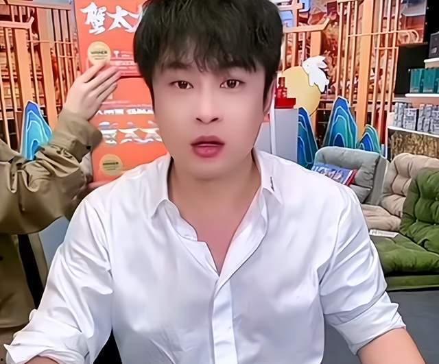 大桥网红小方哥,揭秘网红背后的故事与魅力